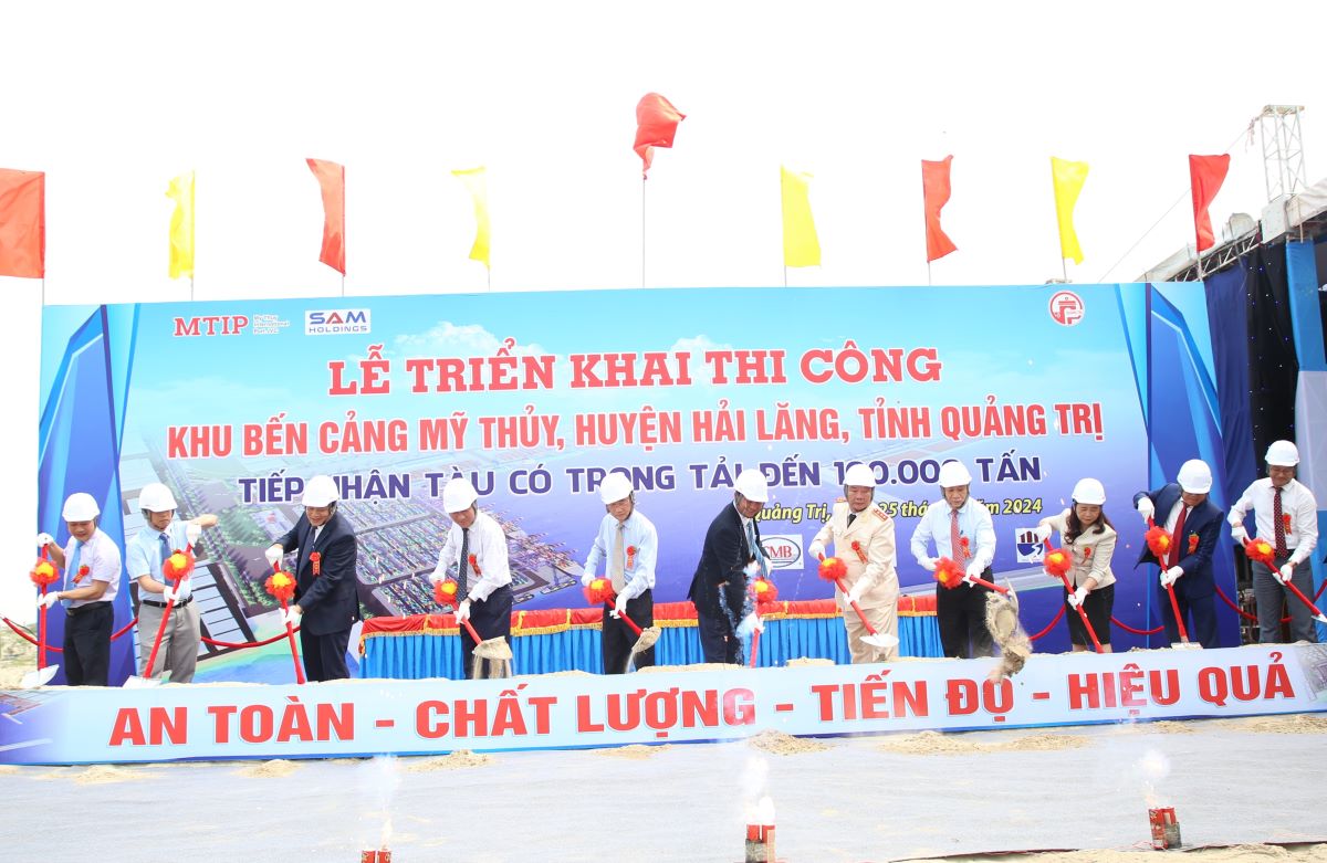 Lễ triển khai thi công dự án. Ảnh: Hưng Thơ.