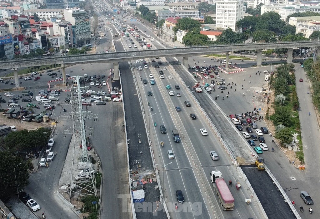 Cầu vượt thép Mai Dịch hoàn thiện các hạng mục cuối cùng để về đích trong tuần này ảnh 3