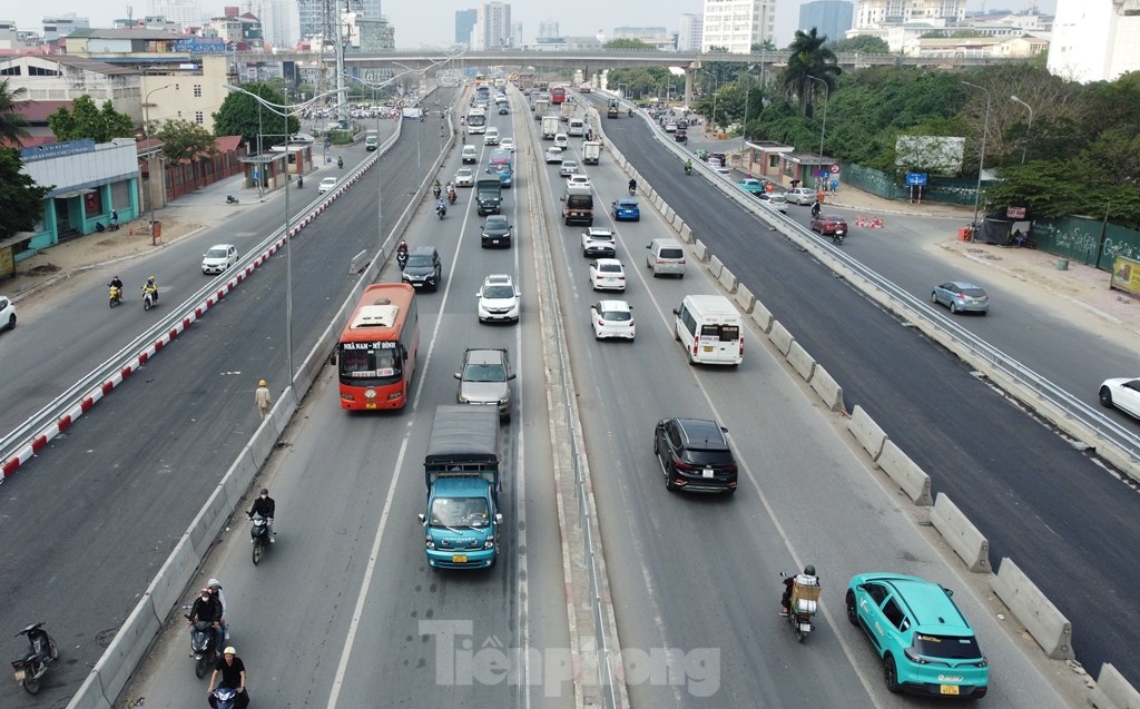 Cầu vượt thép Mai Dịch hoàn thiện các hạng mục cuối cùng để về đích trong tuần này ảnh 9