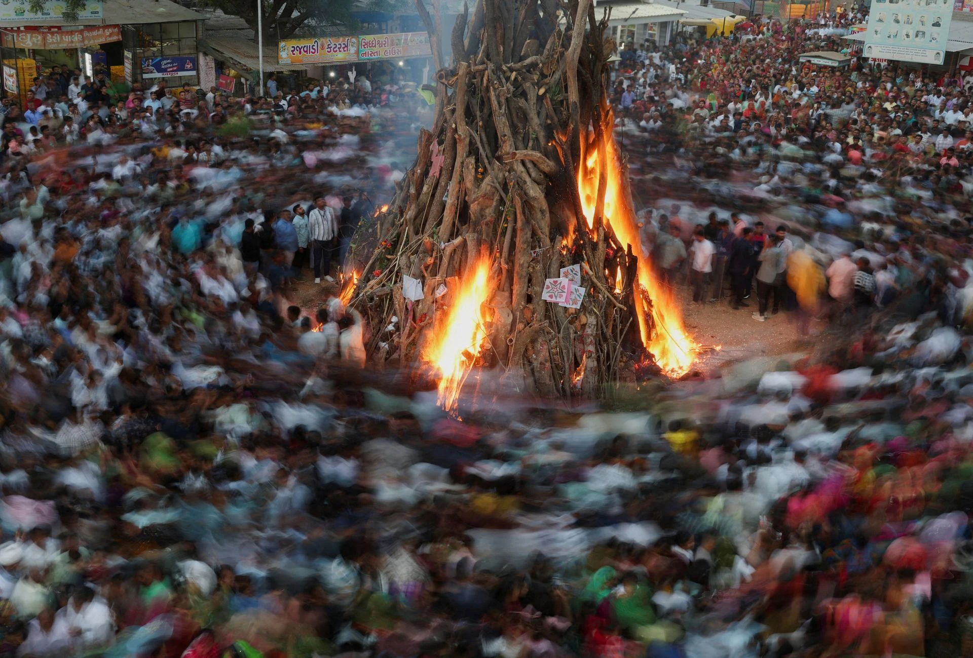 [Ảnh] Lễ hội Holi rực rỡ sắc màu của người Hindu ảnh 13