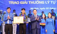 Tuyên dương 100 cán bộ Đoàn tiêu biểu nhận Giải thưởng Lý Tự Trọng năm 2024