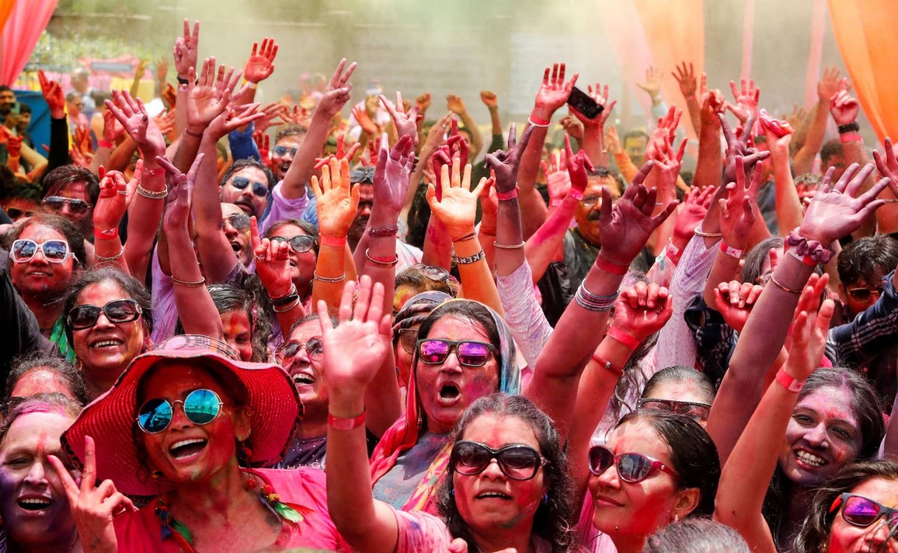 Không khí rực rỡ và sôi động tại lễ hội Holi