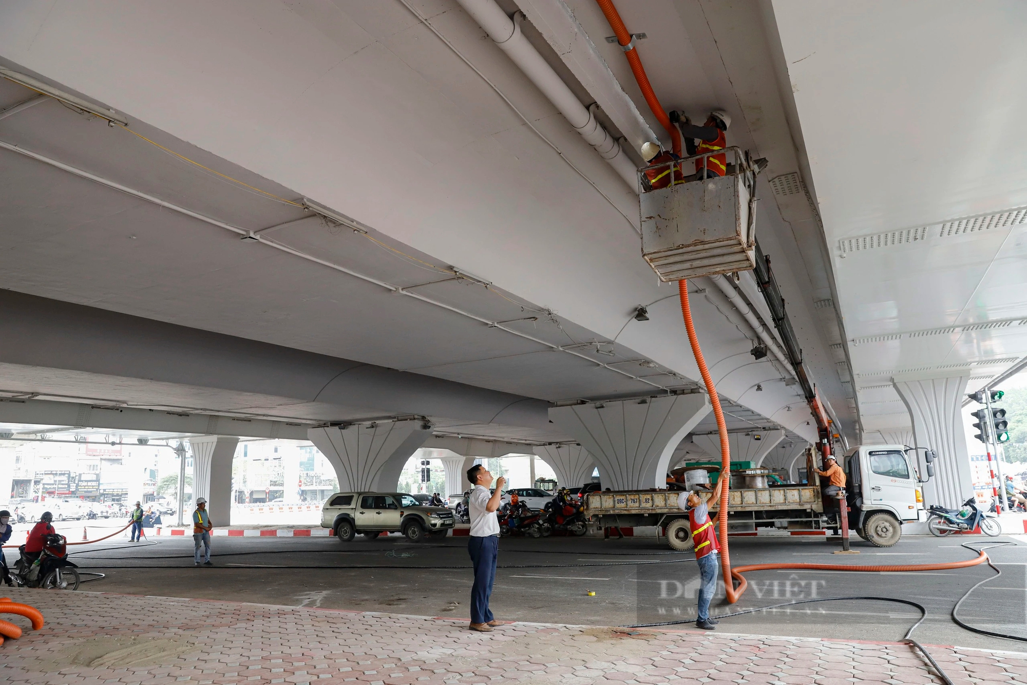 Cầu vượt thép Mai Dịch sẵn sàng thông xe, các phương tiện di chuyển thế nào?- Ảnh 5.