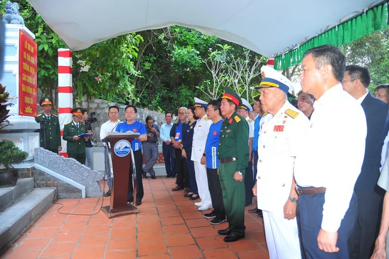 Tri ân, tưởng niệm các anh hùng liệt sĩ tại Bến tàu Không số Vũng Rô ảnh 2