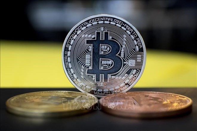 Bitcoin bất ngờ tụt dốc, chạm mốc 69.421,44 USD