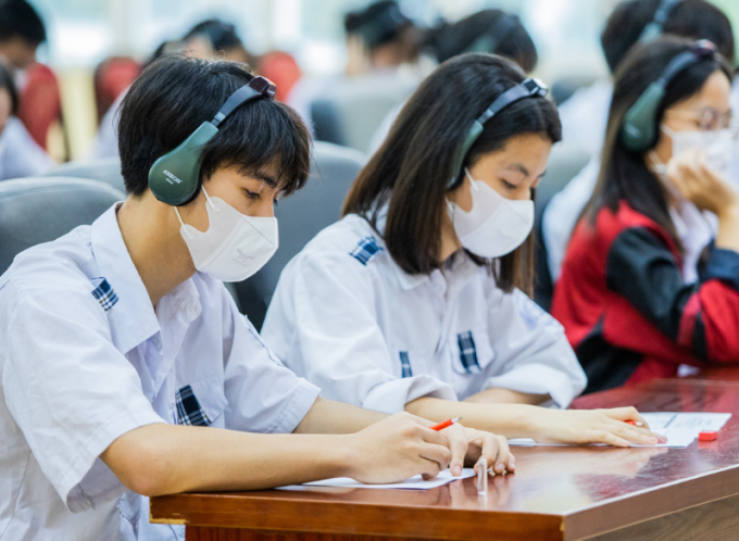 Học sinh thi thử IELTS, tháng 4/2023. Ảnh: IDP