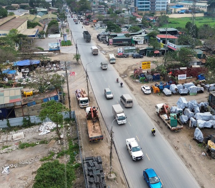 Cận cảnh tuyến đường có nhiều điểm đen về ùn tắc giao thông sắp được cải tạo ảnh 1