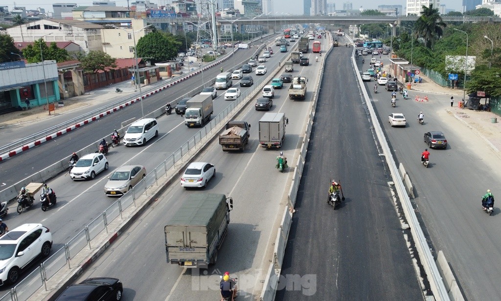 Cầu vượt thép Mai Dịch hoàn thiện các hạng mục cuối cùng để về đích trong tuần này ảnh 1