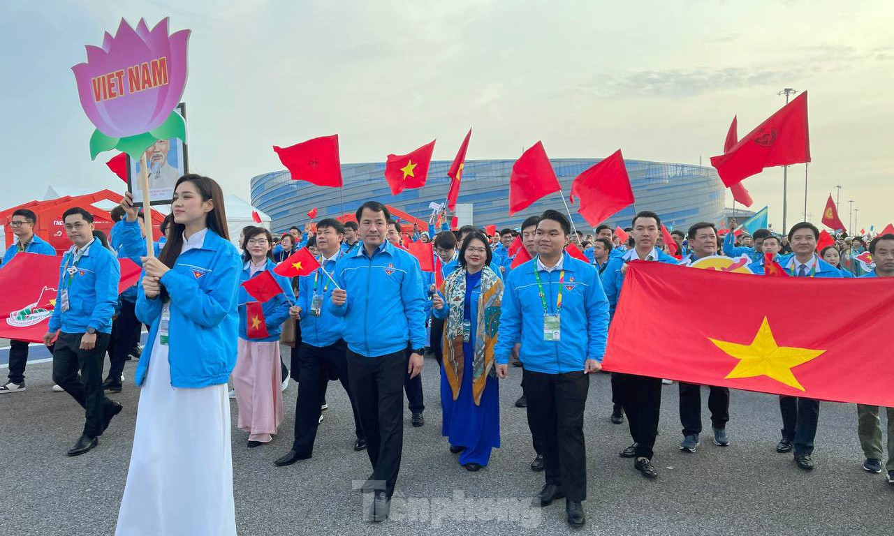 Cờ đỏ sao vàng tung bay ở Liên hoan Thanh niên thế giới 2024 ảnh 2