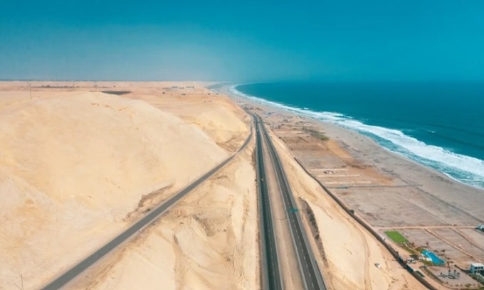 Một đoạn của xa lộ Liên Mỹ ở Cañete, Peru. Ảnh: rjankovsky