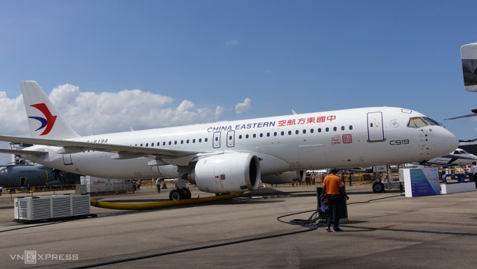 Tàu bay C919 được trưng bày tại Singapore Airshow thuộc biên chế của China Eastern. Ảnh: Anh Tú