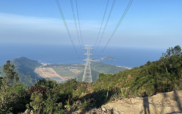 Gấp rút hoàn thành đường dây 500kV mạch 3 để góp phần đảm bảo điện cho miền Bắc