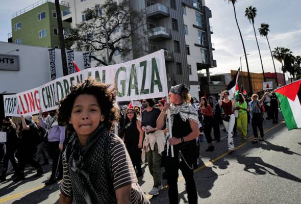 hang tram nguoi ung ho palestine bieu tinh ben ngoai le trao giai oscar hinh 1