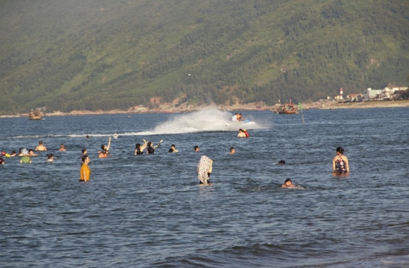 H&agrave; Tĩnh c&oacute; nhiều b&atilde;i biển đẹp, nước trong xanh, l&agrave; điểm đến du lịch, nghĩ dưỡng hấp dẫn du kh&aacute;ch