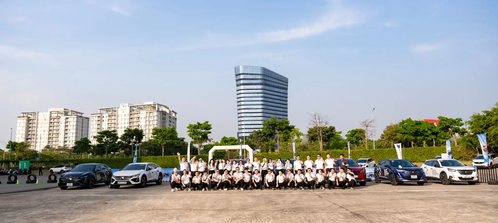 Đội ngũ THACO AUTO tại Chương trình lái thử và trải nghiệm Peugeot