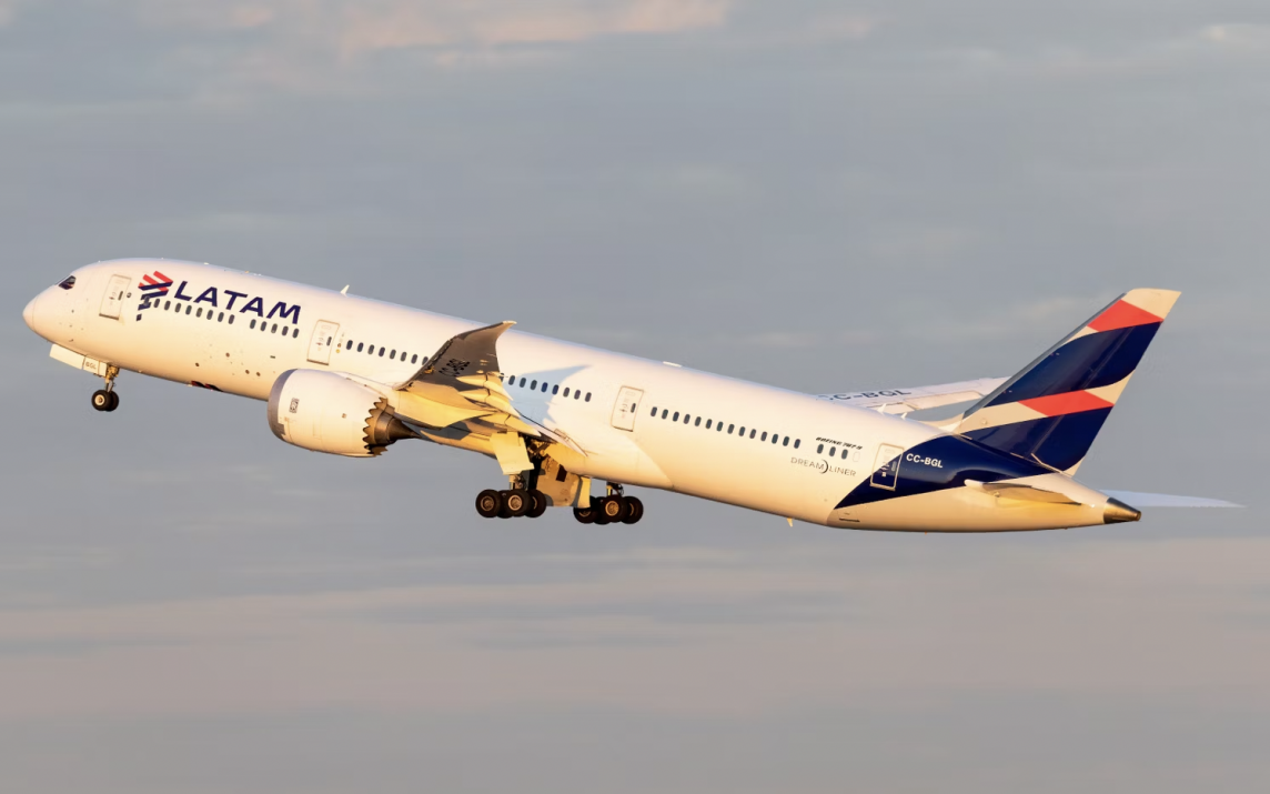 Thu giữ hộp đen chiếc máy bay của LATAM Airlines giảm độ cao đột ngột khiến 50 người bị thương