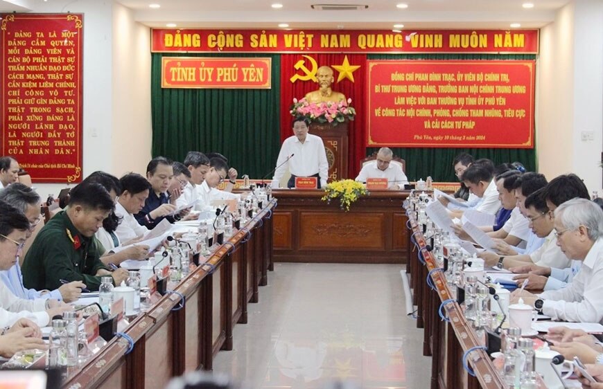 Trưởng Ban Nội chính Trung ương Phan Đình Trạc làm việc tại Phú Yên -0