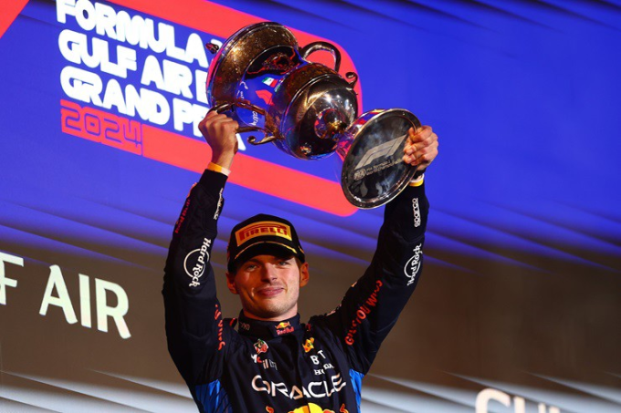 Màn trình diễn vượt trội của Verstappen ở chặng mở màn.