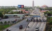 Hàng loạt trạm thu phí bỏ hoang thành &apos;cái bẫy&apos; người tham gia giao thông