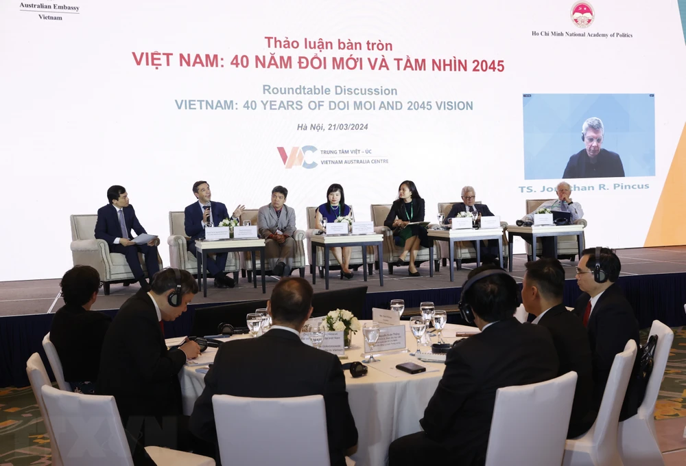 Quang cảnh hội thảo Việt Nam: 40 năm Đổi mới và tầm nhìn 2045. (Ảnh: Văn Điệp/TTXVN)