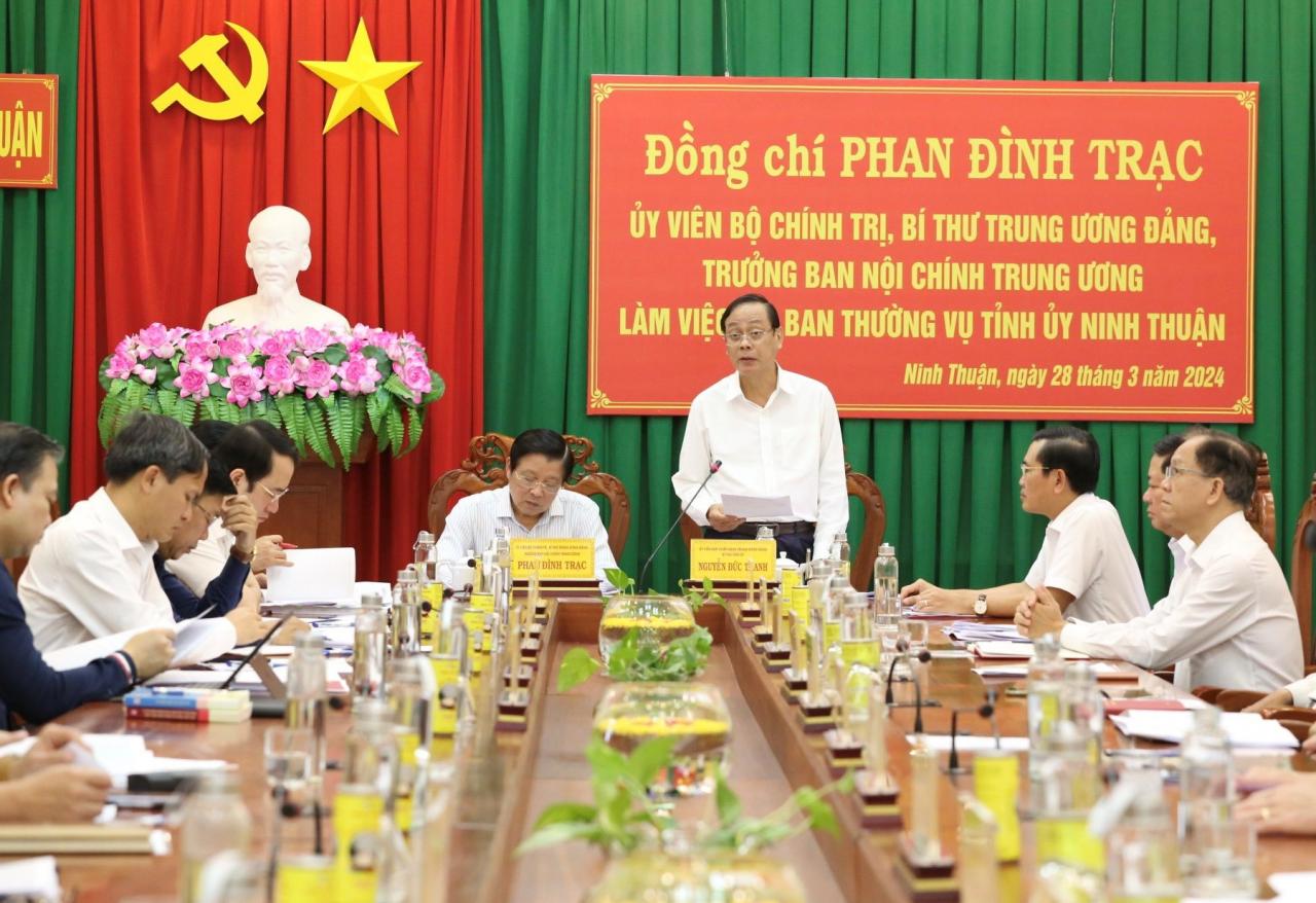 Đồng chí Phan Đình Trạc làm việc với Ban Thường vụ Tỉnh ủy Ninh Thuận