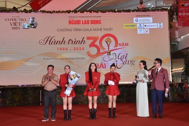 NSƯT Công Ninh, Hồng Ánh được vinh danh ảnh 12