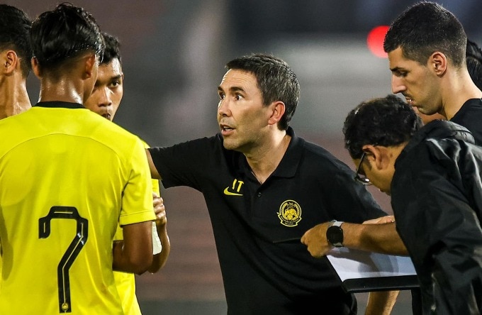 HLV Juan Garrido của U23 Malaysia. Ảnh: FAM