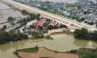 Sạt lở bờ sông, ngôi đền trăm tuổi ở Hà Tĩnh bị ‘uy hiếp’ 