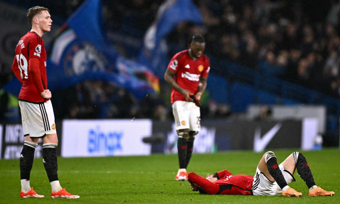 Nỗi thất vọng của cầu thủ Man Utd. Ảnh: Reuters