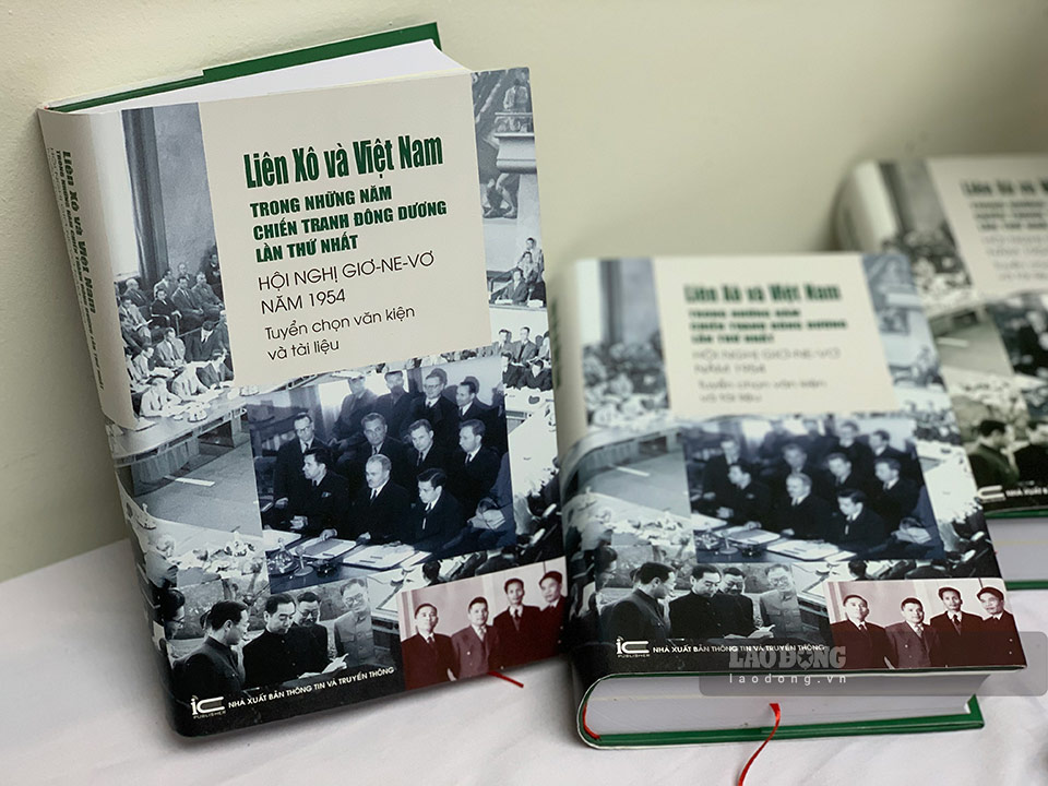 Công chúng có thể tiếp cận những tài liệu, hồ sơ về chiến dịch Điện Biên Phủ. Ảnh: Ý Yên