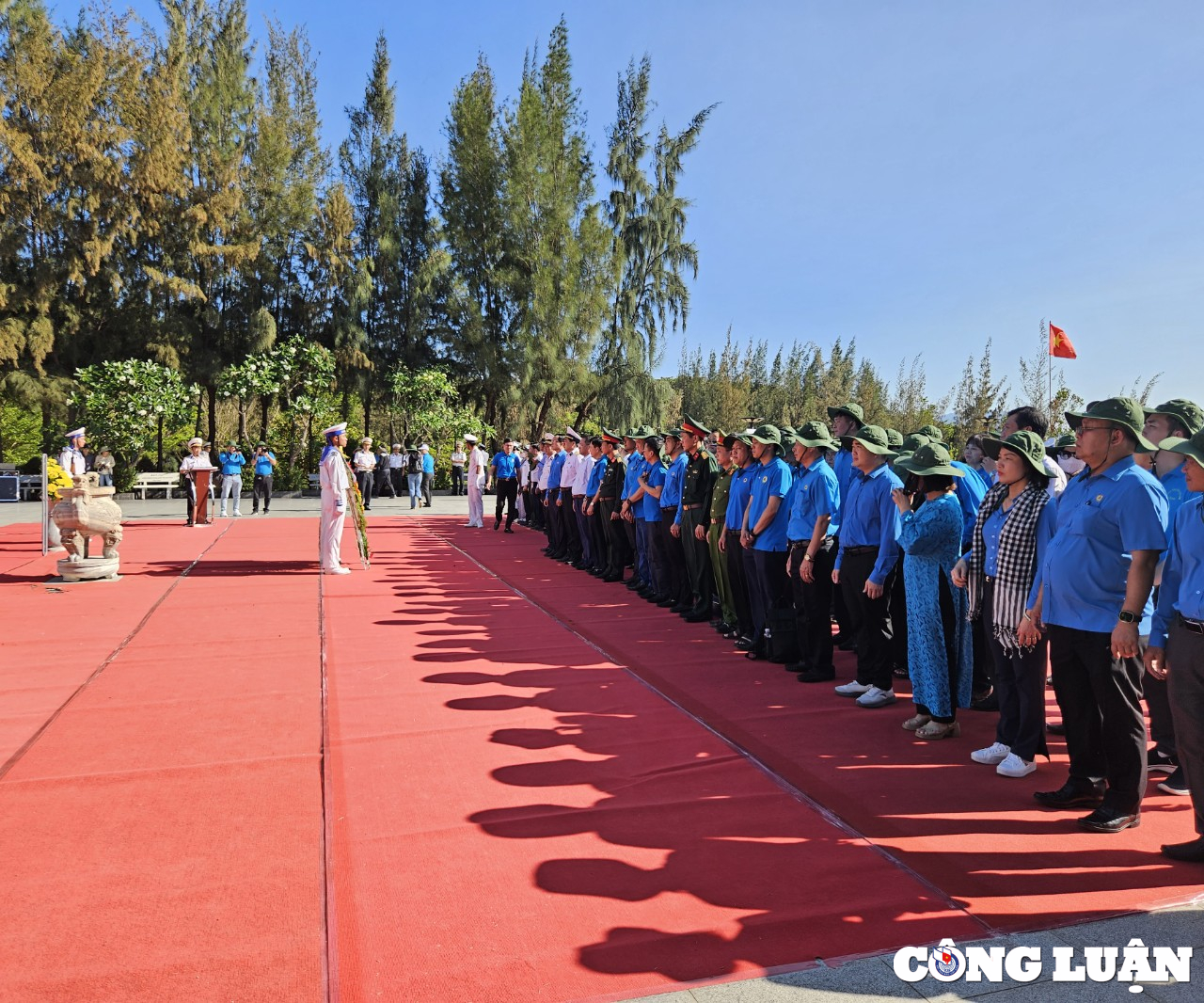 dang hoa dang huong tuong niem chien si gac ma hinh 6