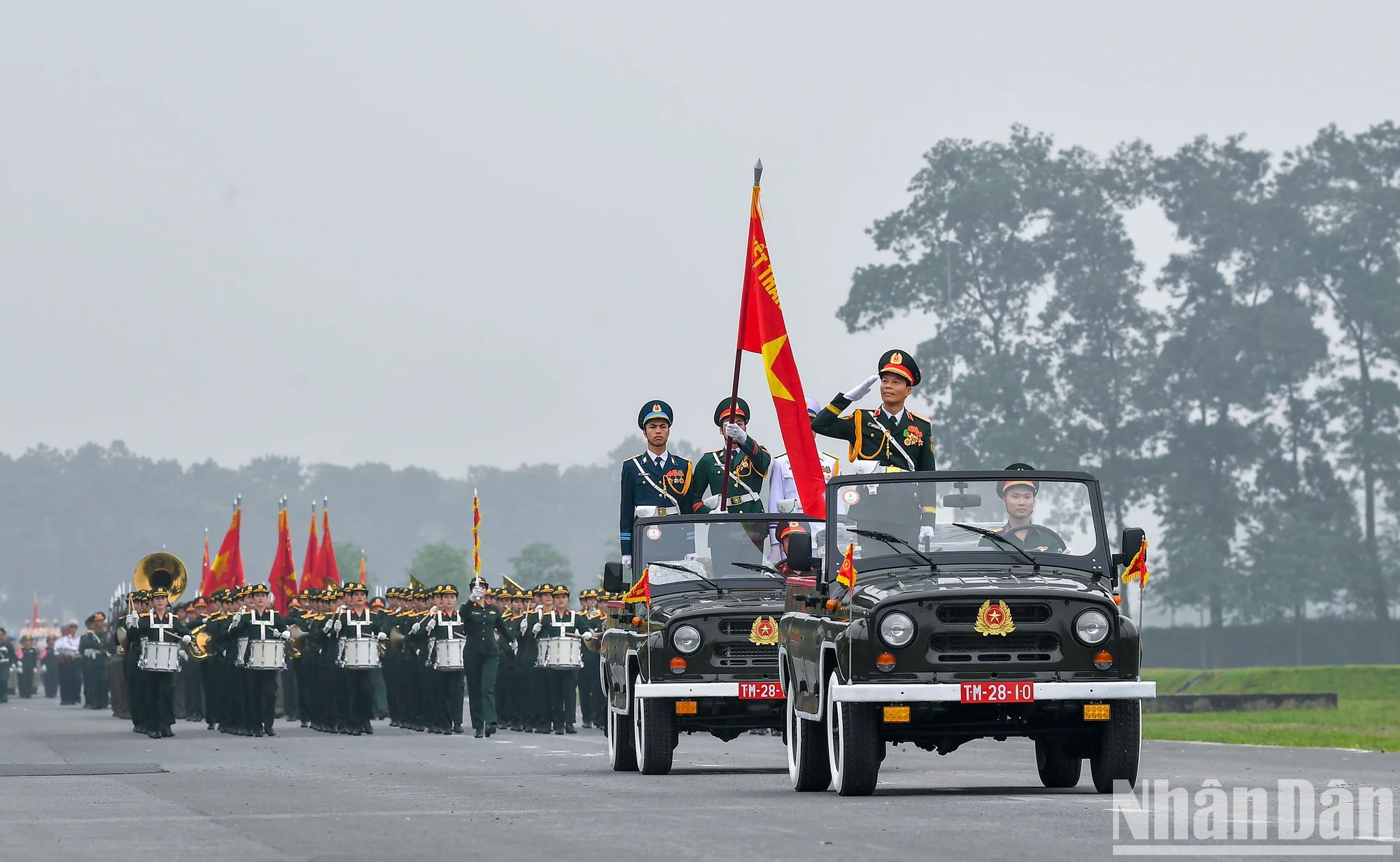 [Ảnh] Hợp luyện diễu binh, diễu hành kỷ niệm 70 năm Chiến thắng Điện Biên Phủ ảnh 3