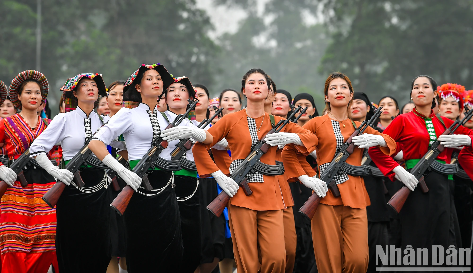 [Ảnh] Hợp luyện diễu binh, diễu hành kỷ niệm 70 năm Chiến thắng Điện Biên Phủ ảnh 14