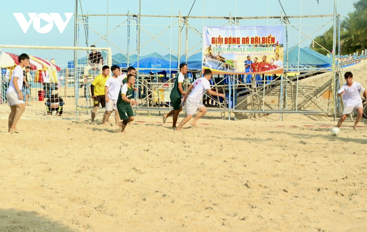 nhieu tro choi dan gian, hoat dong nghe bien tai le hoi dinh co long hai hinh anh 6