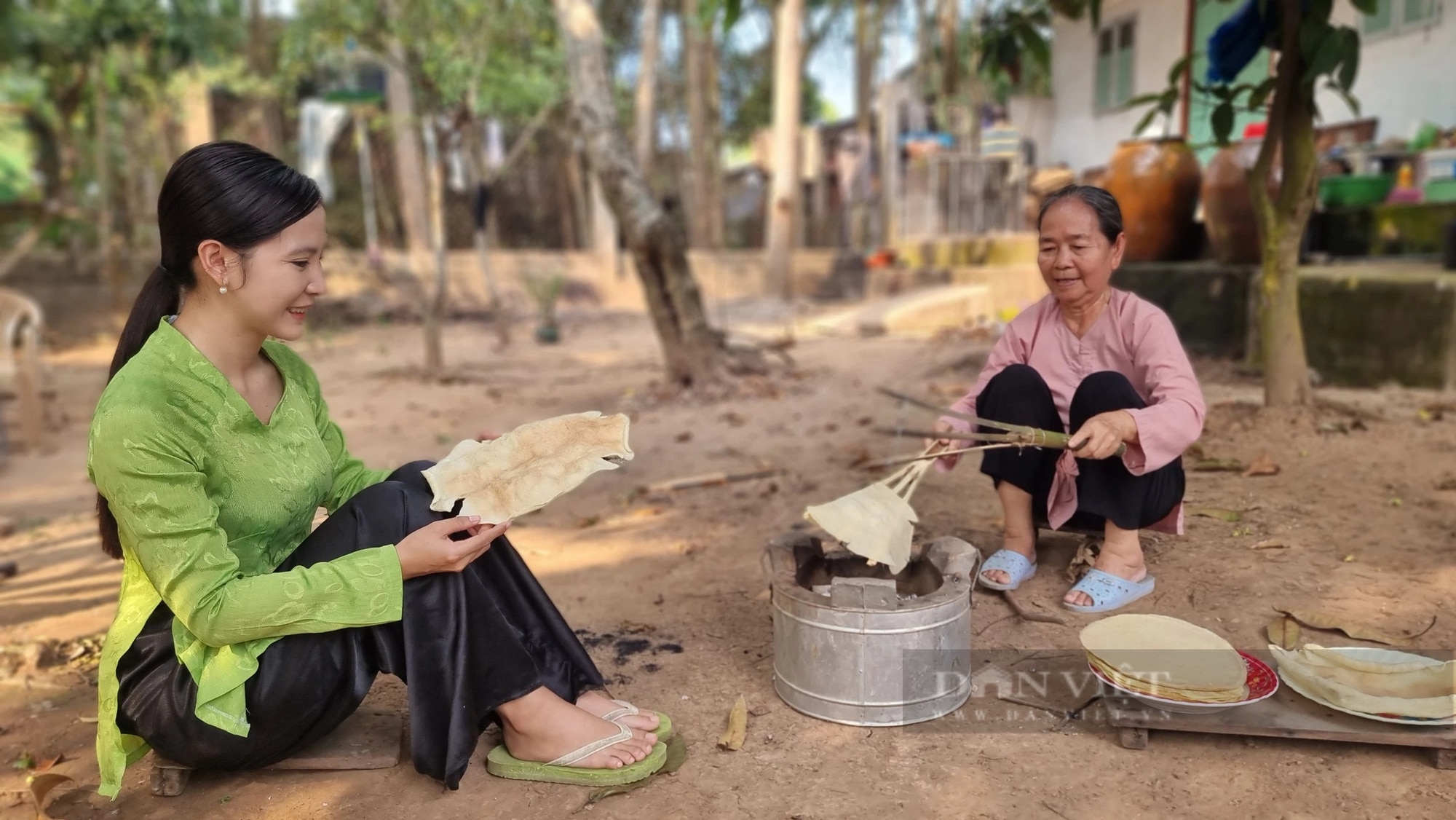 Đỏ lửa xuyên đêm quết bánh phồng tại làng nghề trăm tuổi ở An Giang- Ảnh 14.