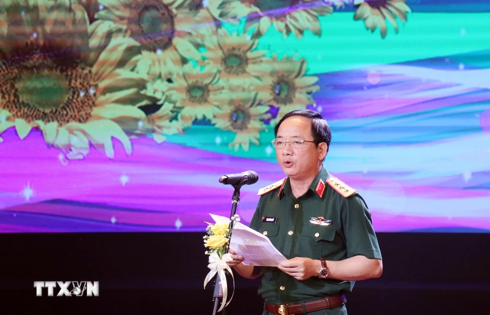 ttxvn_khai_mac_lien_hoan_nghe_thuat_quan_chung_0904-2.jpg