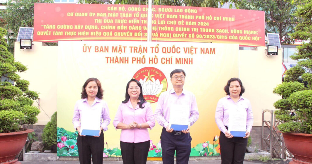 Mặt trận TP Hồ Chí Minh sắp xếp và điều động cán bộ