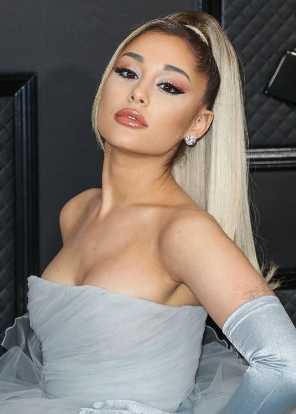 Chi 1 triệu USD để chia tay chồng, Ariana Grande giờ hạnh phúc bên tình mới - 4