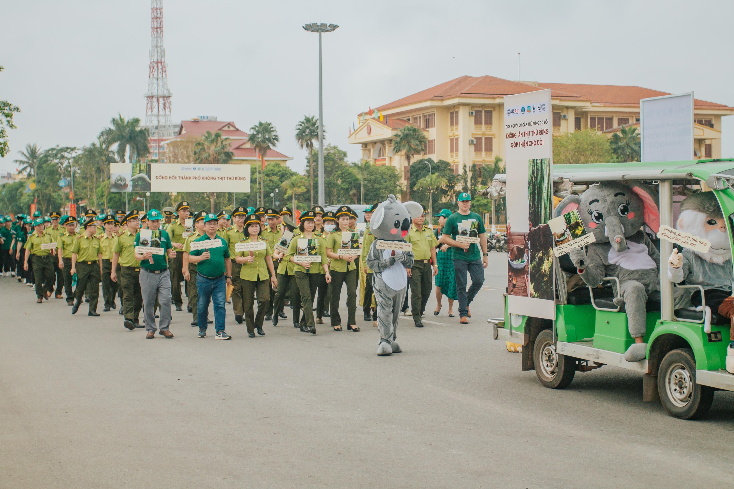 Diễu hành hưởng ứng Ngày động thực vật hoang dã thế giới và Năm phục hồi đa dạng sinh học quốc gia năm 2024