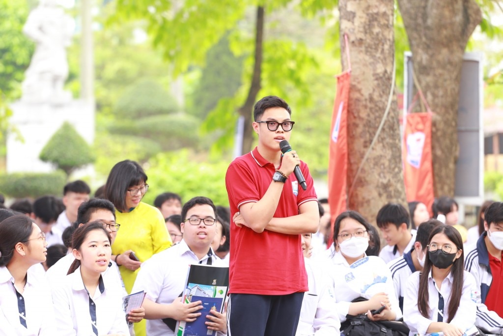 bao tuoi tre thu do to chuc tu van huong nghiep ve khoi nganh cong nghe hinh 2