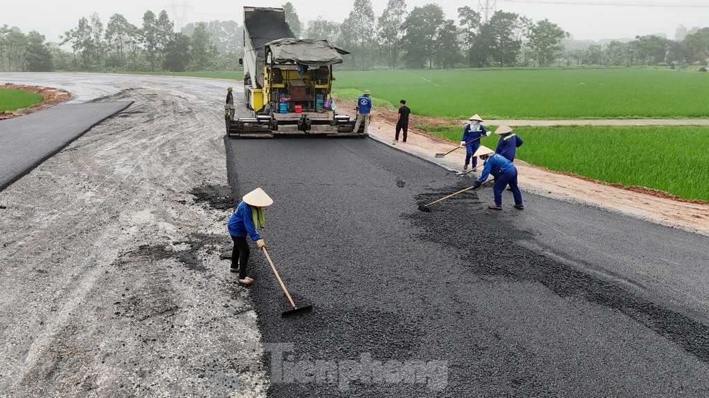 Tuyến đường gần 200 tỷ đồng kết nối vùng Thủ đô Hà Nội - Bắc Giang sẵn sàng trước ngày thông xe ảnh 6