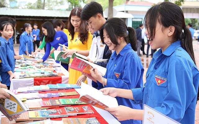 ĐBQH Bùi Hoài Sơn: Văn hóa đọc phải bắt đầu từ người trẻ