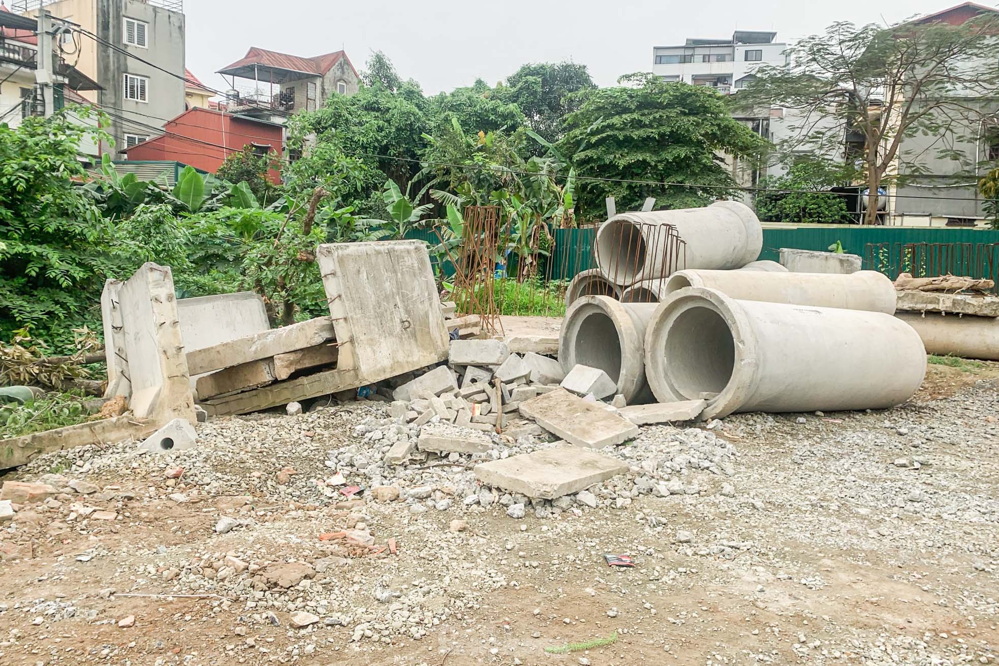 Cận cảnh tuyến đường hơn 250 tỷ đồng nối hai quận mãi chưa hoàn thiện sau nhiều năm thi công ảnh 10