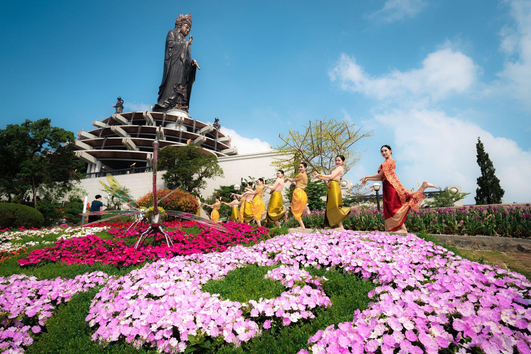 'Độc lạ' văn hóa Khmer được tái hiện sinh động trên núi Bà Đen, Tây Ninh- Ảnh 5.