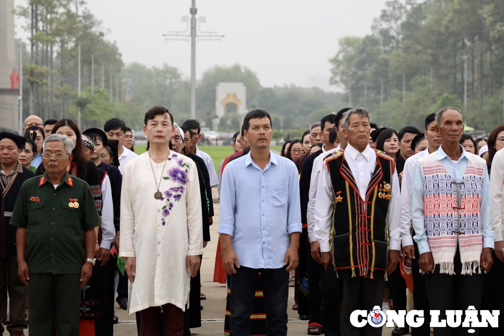 gia lang truong ban nghe nhan nguoi co uy tin dang huong bao cong chu tich ho chi minh hinh 10