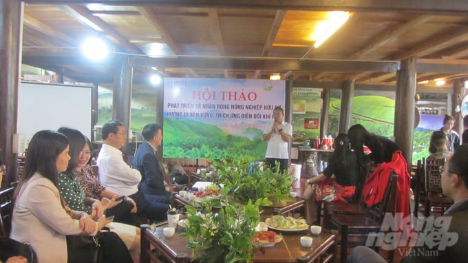 Hội thảo thu hút nhiều chuyên gia, nhà khoa học, doanh nghiệp cùng thảo luận về những khó khăn, thuận lợi trong phát triển nông nghiệp hữu cơ tại nước ta. Ảnh: Hải Tiến.