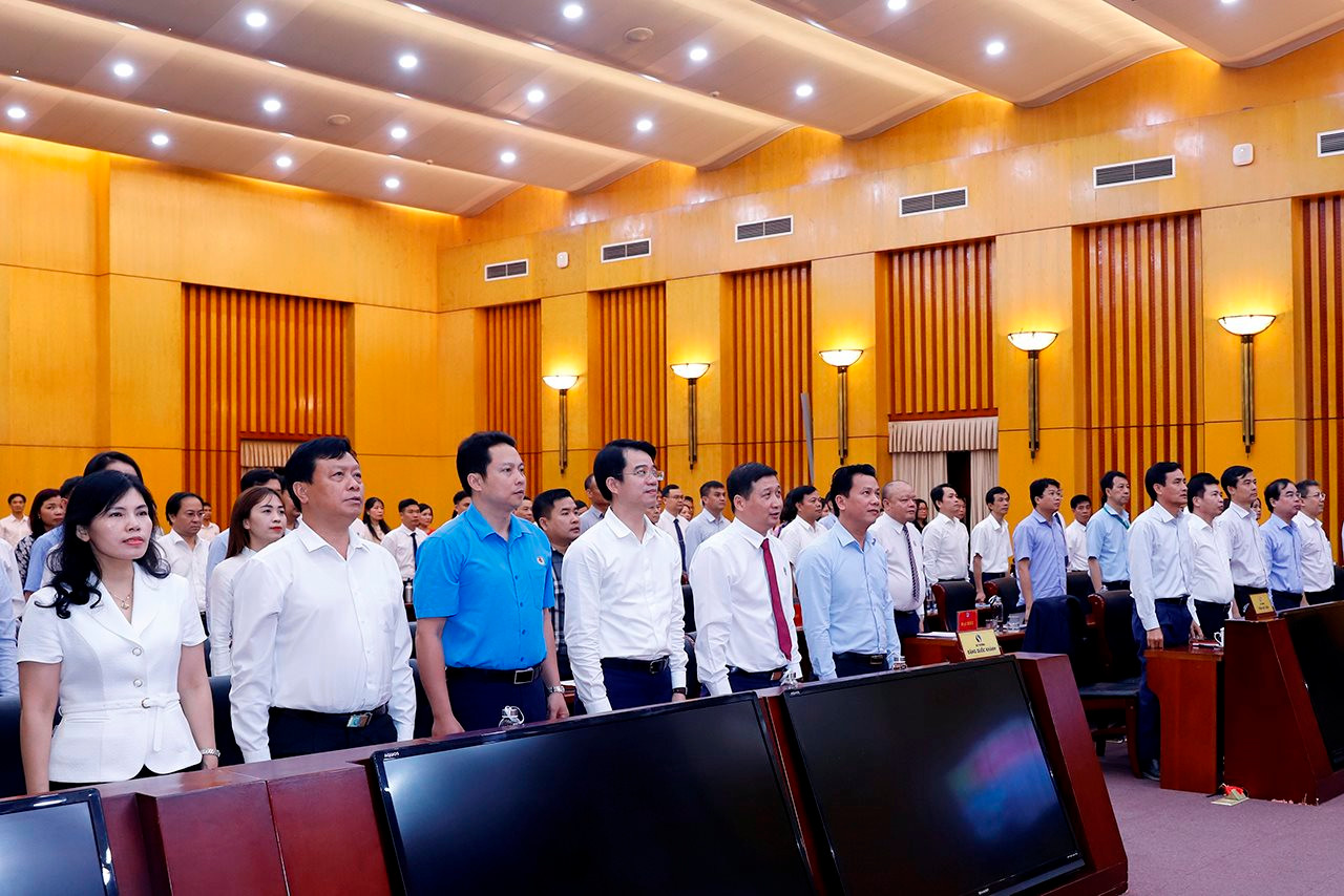 small_20240423-bo-truong-du-hn-dai-bieu-nld-cong-ty-tnmt-4.jpg