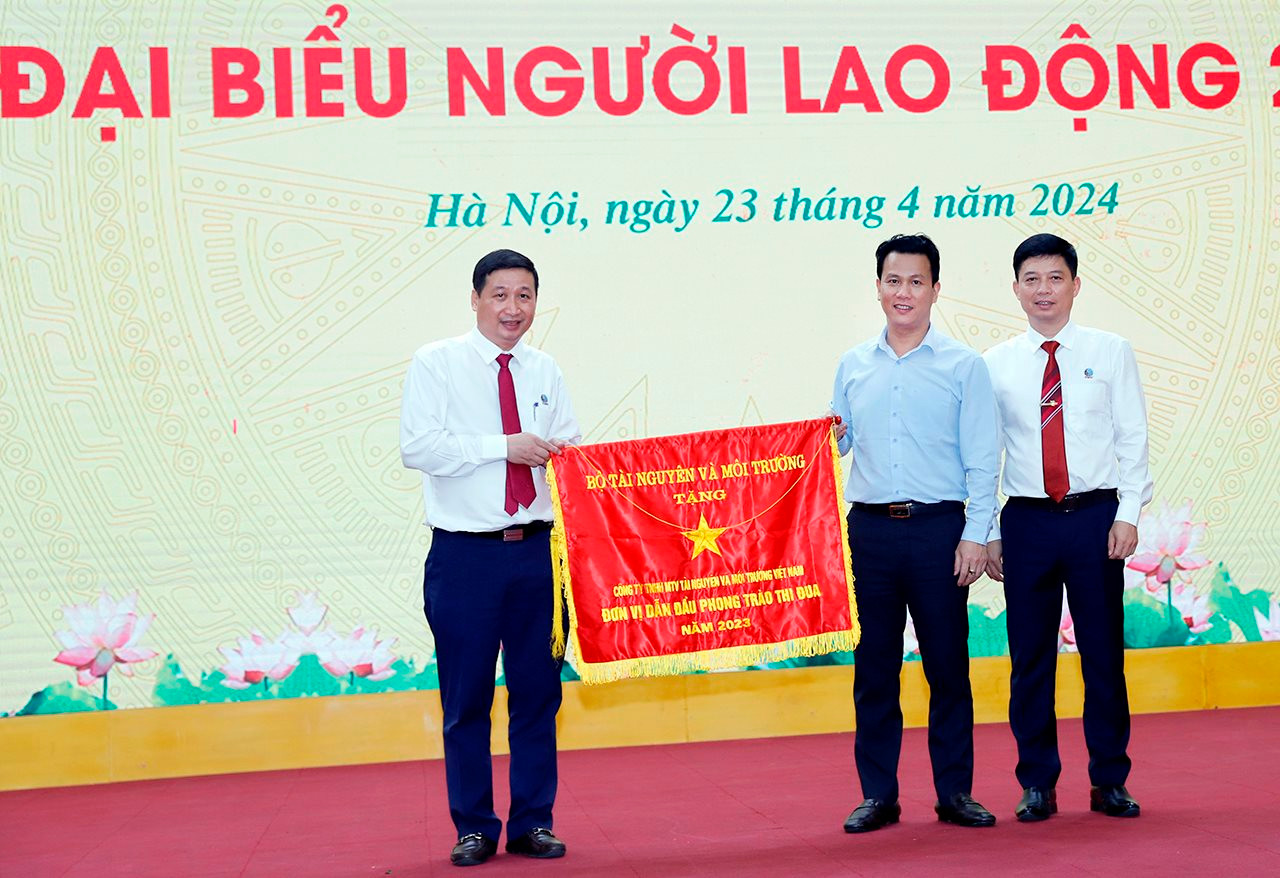 small_20240423-bo-truong-du-hn-dai-bieu-nld-cong-ty-tnmt-13.jpg