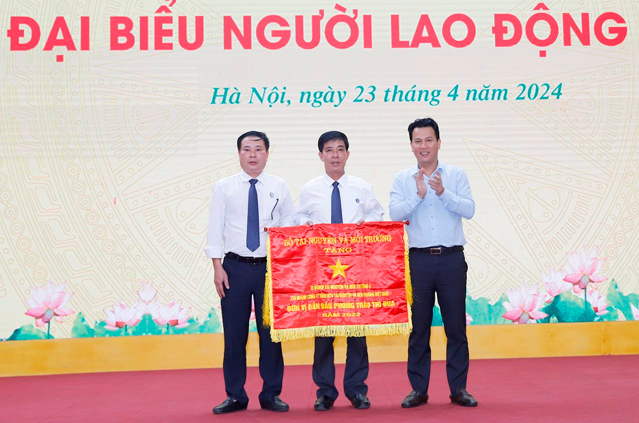 small_20240423-bo-truong-du-hn-dai-bieu-nld-cong-ty-tnmt-15.jpg