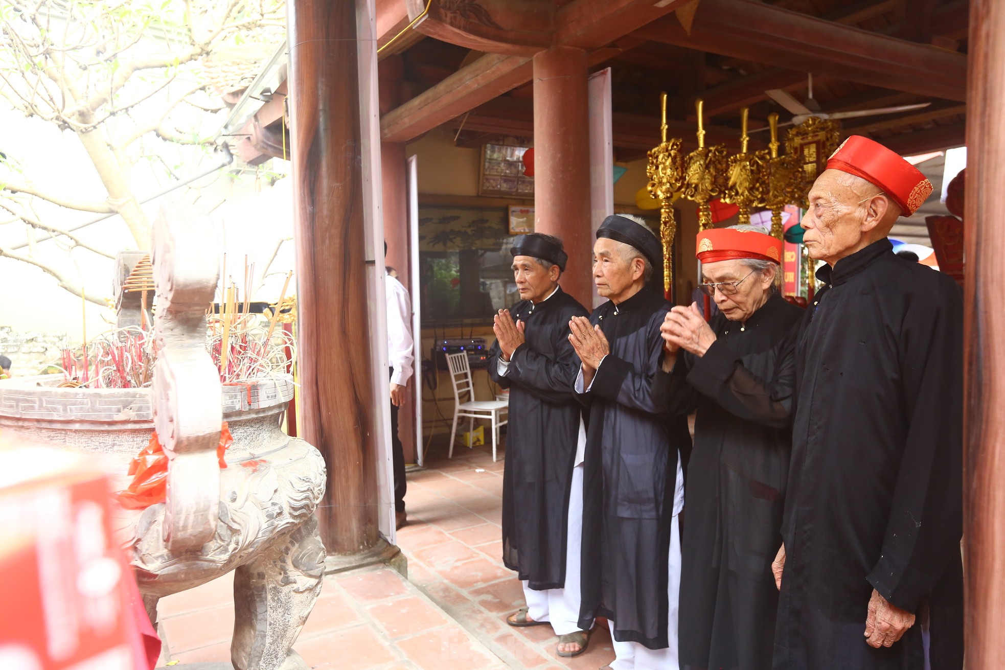 Màn thi đấu gay cấn tại lễ hội thi thả diều 'ngàn năm tuổi' ở làng Bá Dương Nội ảnh 9